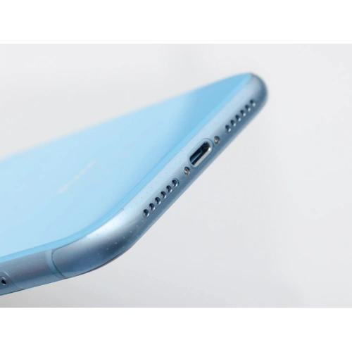 Szczeg&oacute;ły opakowania folii 3MK, eleganckie pudełko.