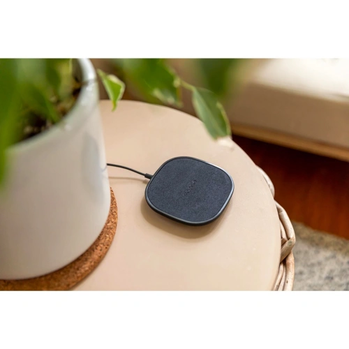 Stylisches Design des Mophie Ladegeräts, das zu modernen Innenräumen passt.