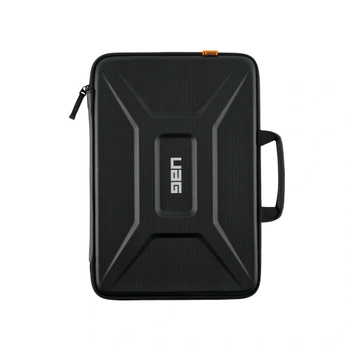 Etui UAG Urban Armor Gear w kolorze czarnym, idealne do ochrony laptopa o przekątnej 13 cali.