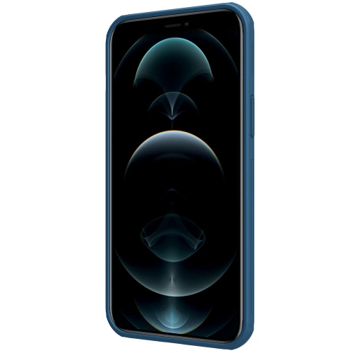 Etui Nillkin montiert auf Apple iPhone 13 Pro Max, zeigt vollen Schutz