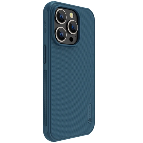 Zbliżenie na etui Nillkin Super Shield Pro, ukazujące detale wykonania i wycięcia na porty.