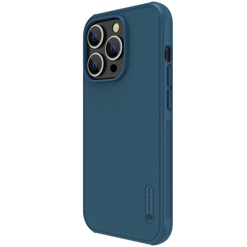 Etui Nillkin Super Shield Pro w użyciu, chroniące Apple iPhone 14 Plus w codziennych sytuacjach.
