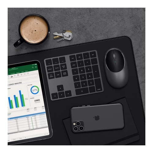 Nahaufnahme der Satechi-Zifferntastatur mit Bluetooth, elegant und funktional.