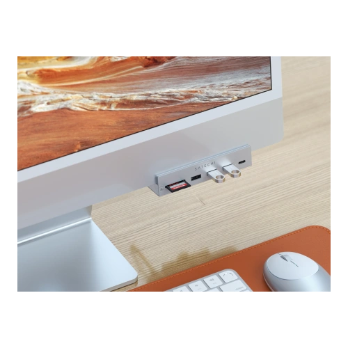 Überblick über den Satechi Hub mit Apple iMac M1, zeigt seine Funktionalität und Design.