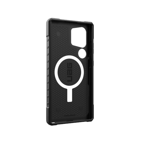 Etui UAG z funkcją MagSafe, prezentujące nowoczesny design i ochronę dla smartfona.