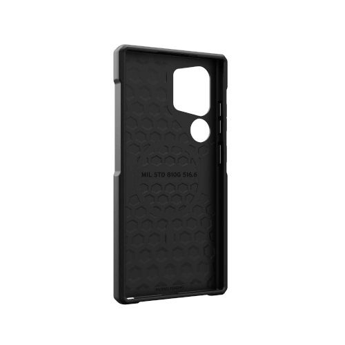 Zbliżenie na etui UAG z funkcją MagSafe, prezentujące elegancki design i wytrzymałość.