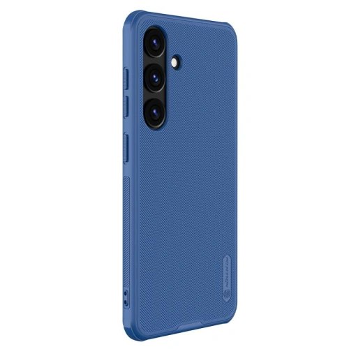 Zbliżenie na etui Nillkin Super Shield Pro, pokazujące jego teksturowaną powierzchnię.