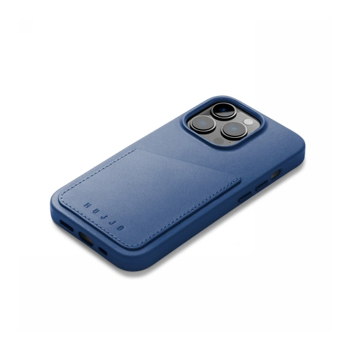 Zbliżenie na etui Mujjo, ukazujące wysoką jakość sk&oacute;ry i elegancki design.