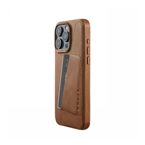Etui z funkcją MagSafe, prezentujące elegancki design i wysoką jakość sk&oacute;ry.