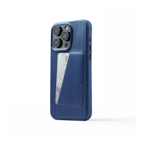 Etui Mujjo Full Leather Wallet Case w kolorze monaco blue, idealnie dopasowane do iPhone 15 Pro Max.