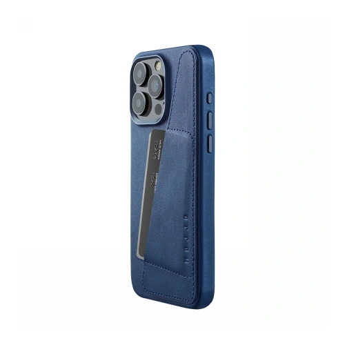 Etui z funkcją MagSafe, prezentujące elegancki design i wysoką jakość sk&oacute;ry.