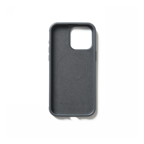 Zbliżenie na etui Mujjo z funkcją MagSafe, prezentujące jego elegancki design.