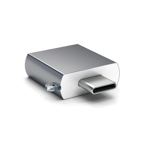 Adapter Satechi Aluminum USB-C / USB-A 3.0 w kolorze space gray, prezentujący elegancki design i kompaktowe wymiary.