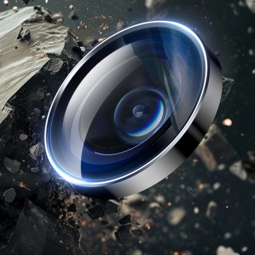 Zbliżenie na szkło ochronne ESR Armorite, kt&oacute;re chroni aparat iPhone'a.