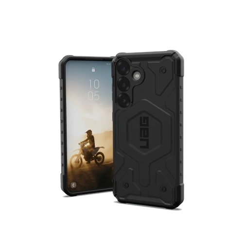 Zbliżenie na etui UAG Urban Armor Gear, ukazujące detale i wycięcia na porty.