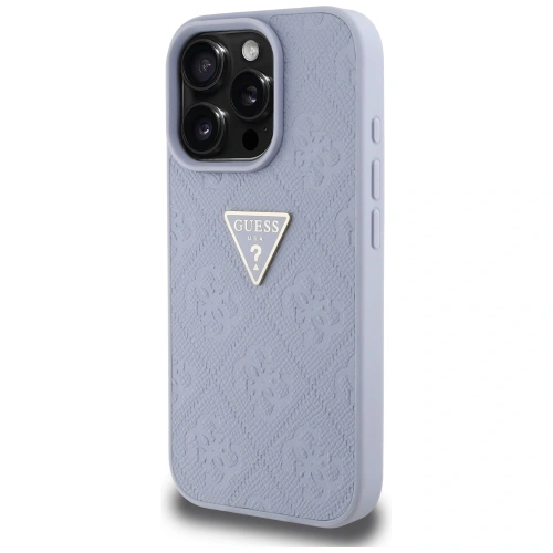 Zbliżenie na metalowe logo Guess na etui w fioletowej wersji.