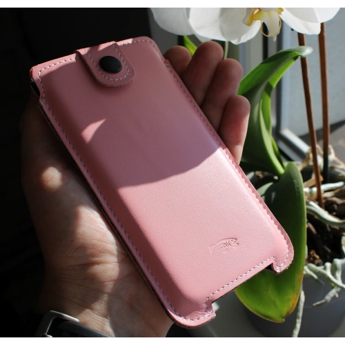 Leather case LURESKO SOFIJA XXXL universal with a strap (smooth pink white thread)