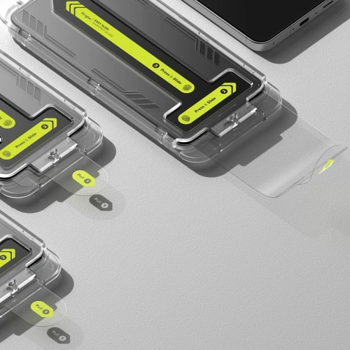 Zbliżenie na szkło hartowane Ringke Easy Slide, prezentujące wysoką przezroczystość