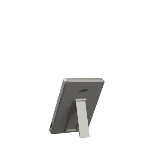 Zbliżenie na powerbank UAG Ultra Slim 5K 5000mAh, idealny do ładowania w podr&oacute;ży.