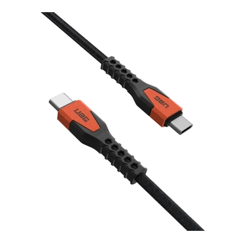 Κοντινή λήψη του καλωδίου USB-C UAG, που δείχνει την στιβαρή κατασκευή και τα ανθεκτικά υλικά.