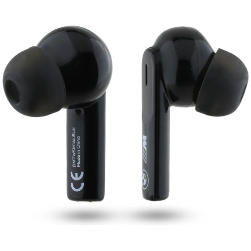 Zbliżenie na słuchawki BMW M, ukazujące ich nowoczesny wygląd i jakość wykonania.