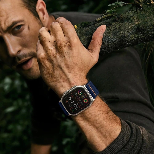 Granatowy pasek nylonowy Tech-Protect do Apple Watch, prezentujący solidne wykonanie i wygodę noszenia.