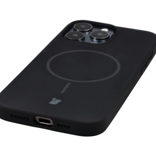 Prim-plan pe inelul magnetic al husei Bizon Soft Case pentru iPhone 15 Pro Max