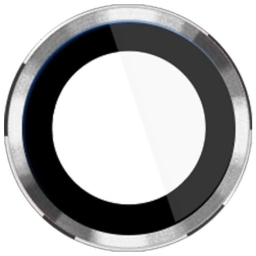 Szkło ochronne 3MK z bliska, ukazujące detale i precyzyjne wycięcia.