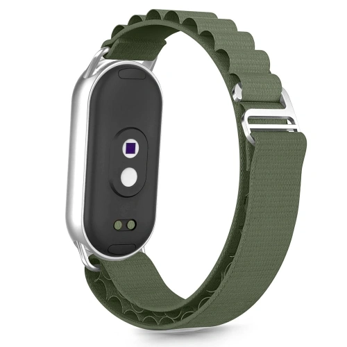 Zbliżenie na zielony pasek nylonowy Tech-Protect Nylon Pro, pasujący do Xiaomi Smart Band.