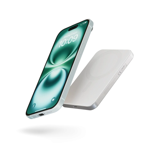 Zbliżenie na powerbank ZENS Slim, pokazujące porty i eleganckie wykończenie z aluminium.