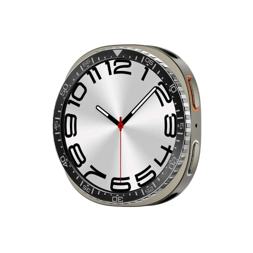 Zbliżenie na nakładkę Spigen Bezel Tune Diver z aluminium