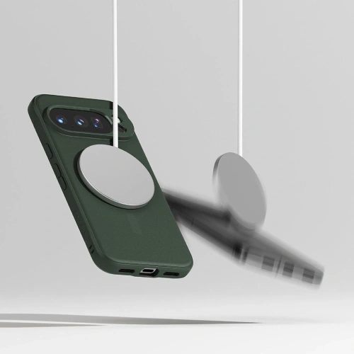 Etui Ringke Onyx w ręku, prezentujące jego smukłą formę i lekkość