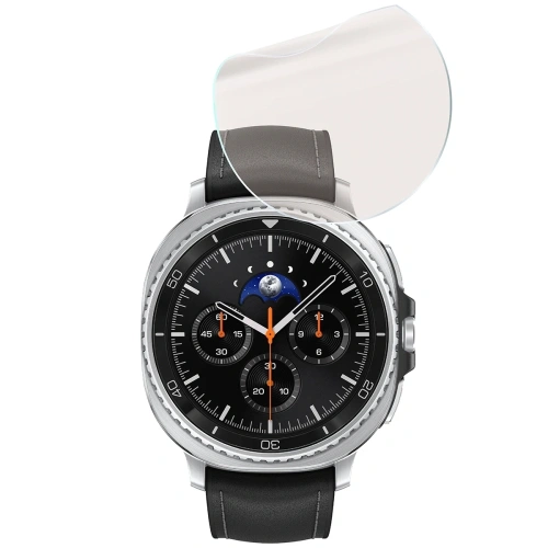 Folia matowa Bizon Glass Watch Film Sun Duo na tle eleganckiego zegarka.