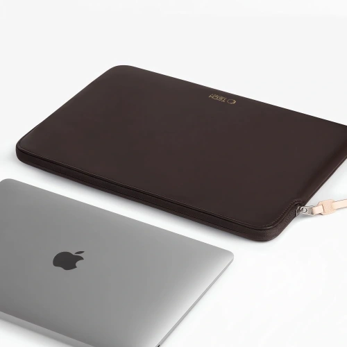 Stylowy pokrowiec na laptopa Tech-Protect Fleece w kolorze czekoladowym