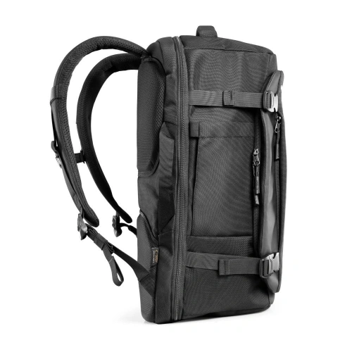 Zbliżenie na materiał hybrydowy plecaka Tech-Protect Defender S40