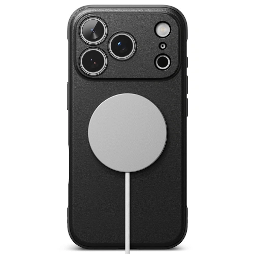 Etui Ringke Onyx zamontowane na Apple iPhone 17 Pro, prezentujące elegancki wygląd.