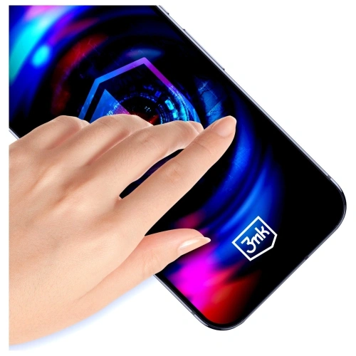 Aplikator do szkła hartowanego 3MK HardGlass Max w akcji