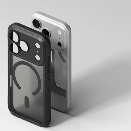 Czarne etui Ringke Fusion Bold na iPhone 17 Pro, podkreślające elegancję telefonu