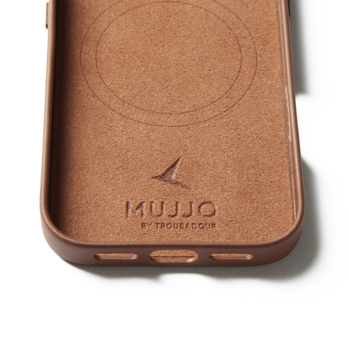 Etui Mujjo na Apple iPhone 17, prezentujące elegancki design i funkcjonalność MagSafe.
