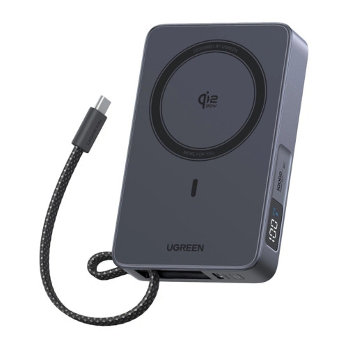 USB-C port and charging indicator in UGREEN PB773 power bank